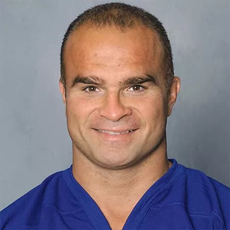 Tie Domi