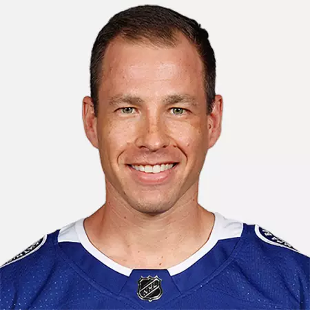 Curtis McElhinney