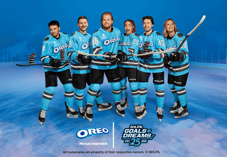 Oreo and NHLPA Goals & Dreams team group shot