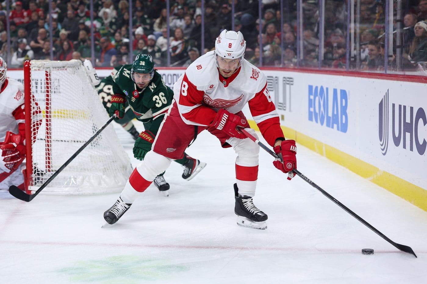 Detroit Red Wings sign Ben Chiarot to a 3-year, $11.55 million contract extension