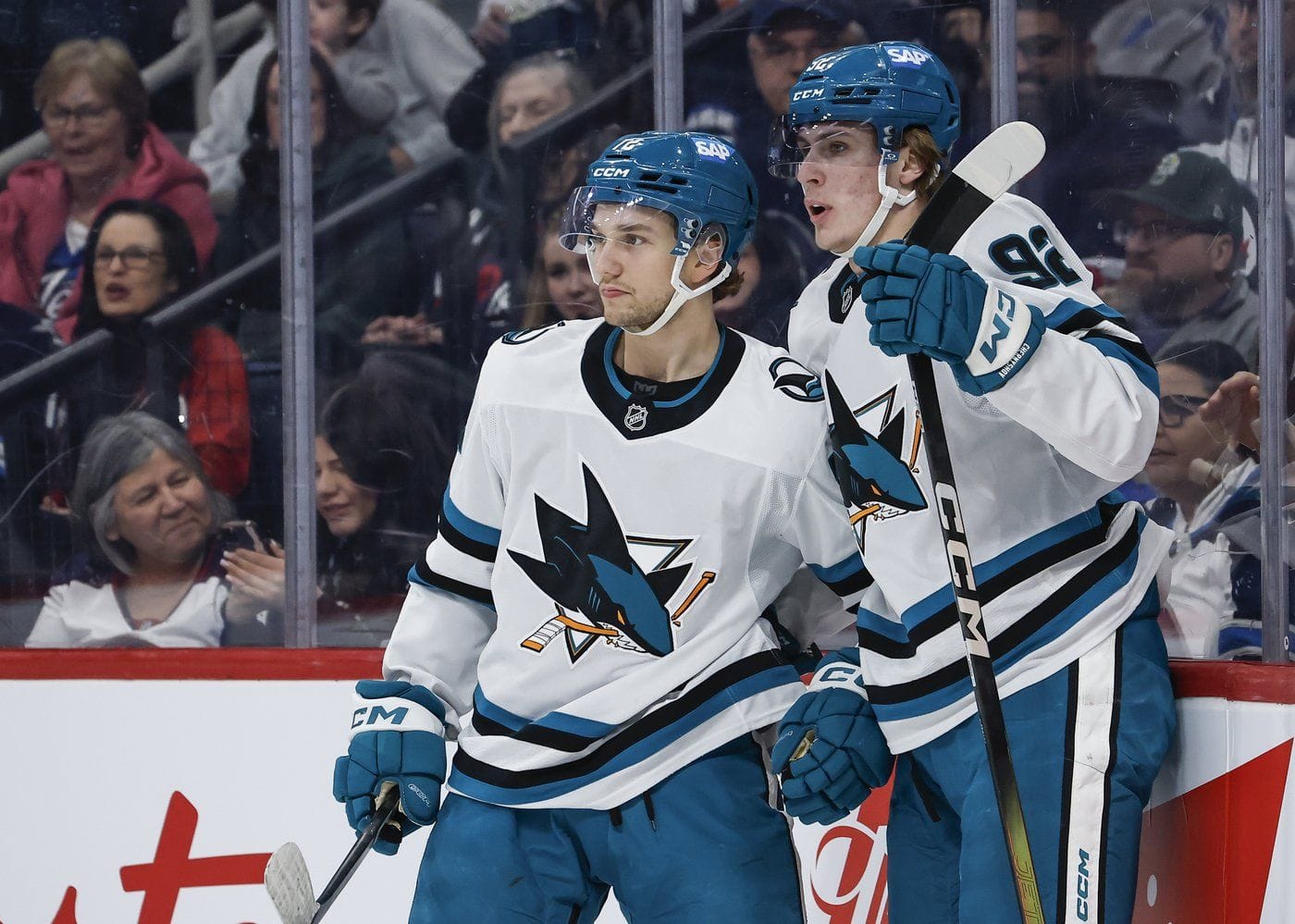 Senators acquire Eklund, prospects from Sharks for ninth-overall pick at 2026 draft