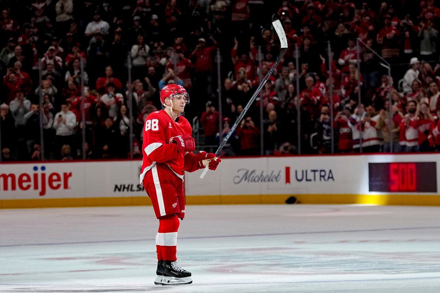 Patrick Kane becomes 50th player in NHL history to reach 500 goals