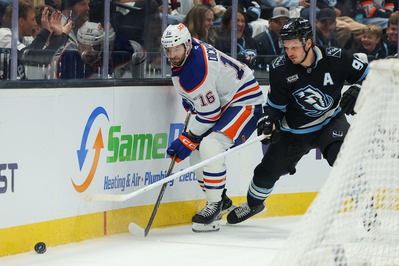 Oilers re-sign center Jason Dickinson to a 5-year, $20 million contract