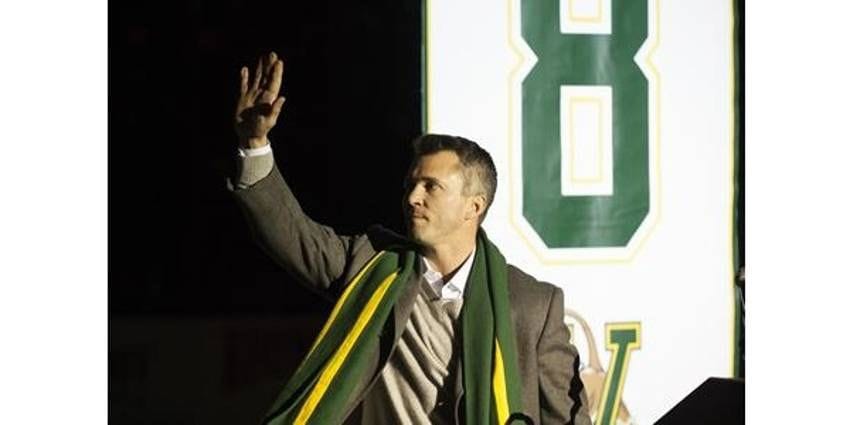 Hockey still the life for Martin St. Louis