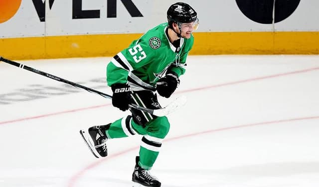 Johnston re-lives Game 7 glory with another series-clinching goal