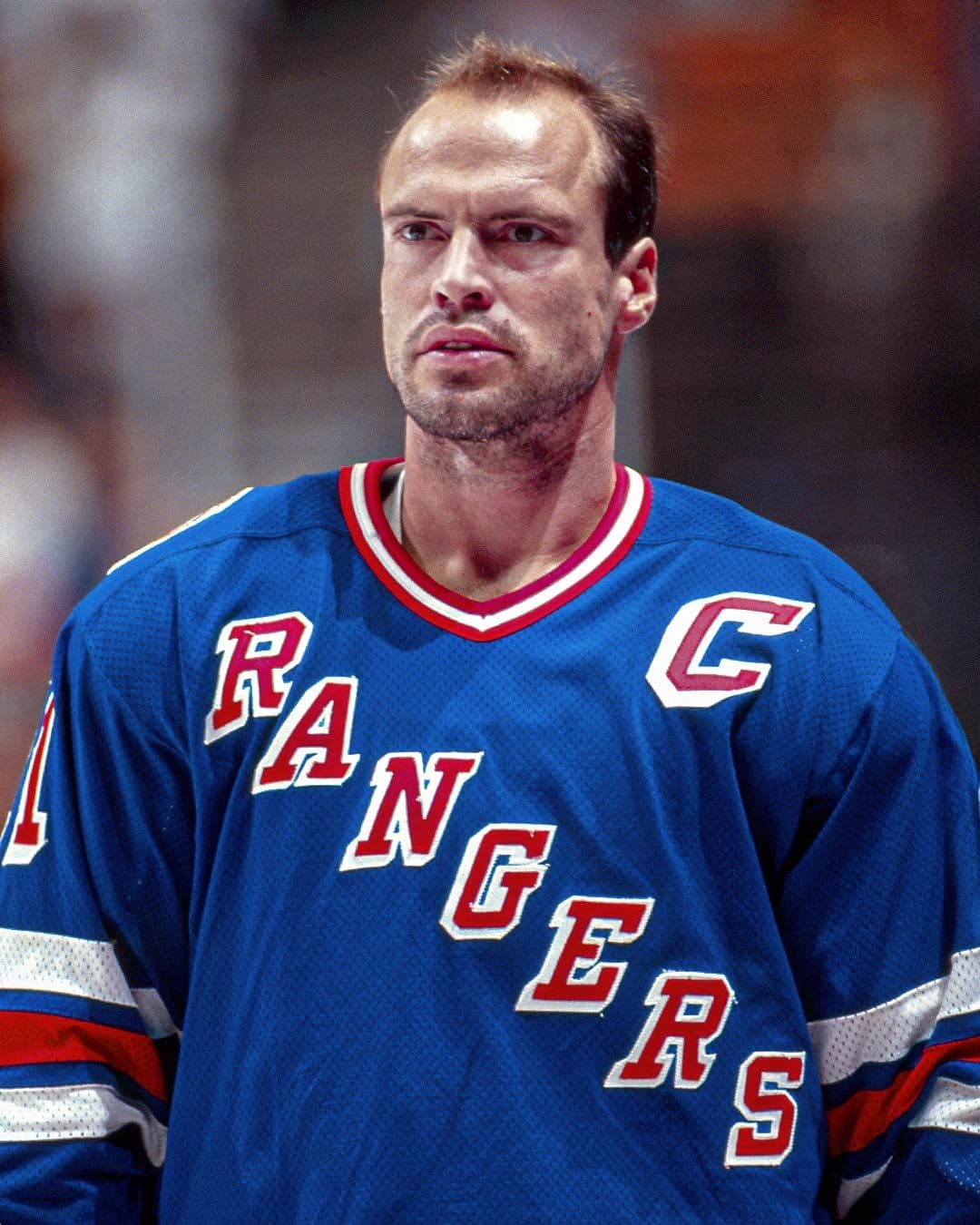 Mark Messier, Winner of the 1991-1992 Lester B. Pearson Trophy