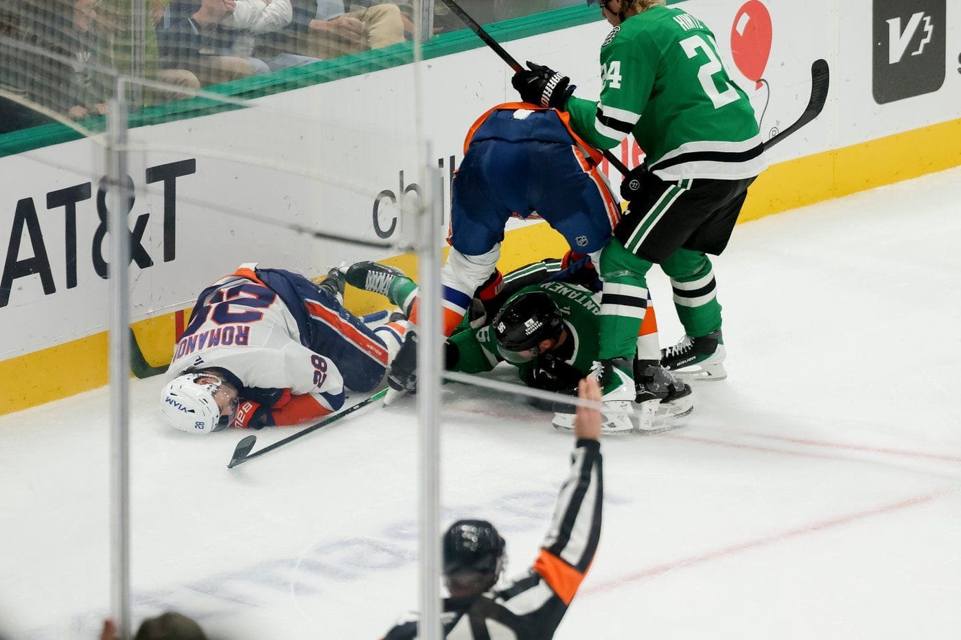 Islanders defenseman Alexander Romanov out 5 to 6 months after shoulder surgery