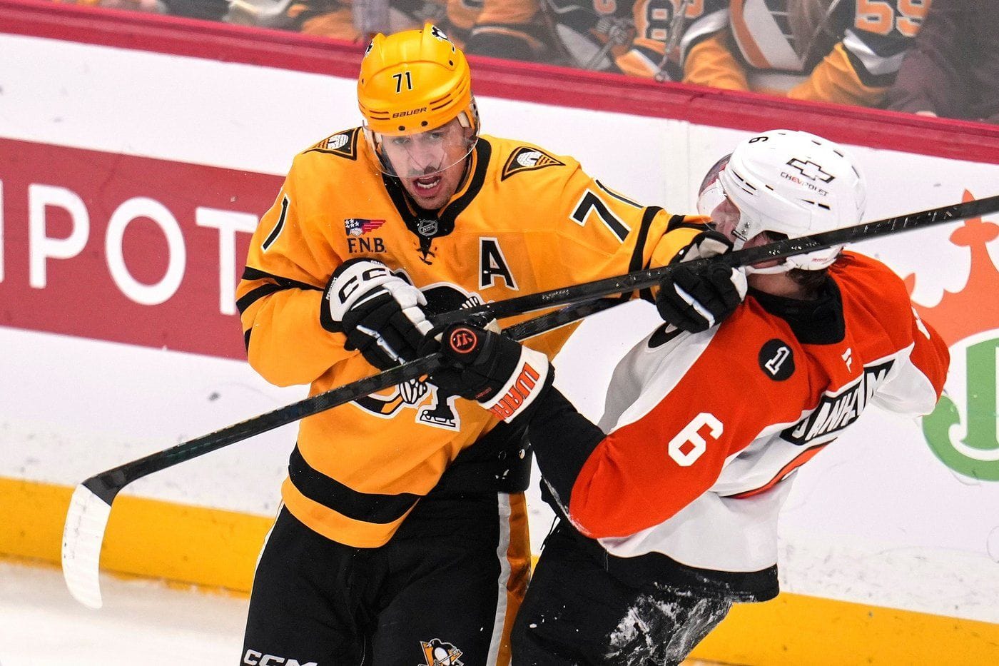 Penguins re-sign star forward Evgeni Malkin to a 1-year deal