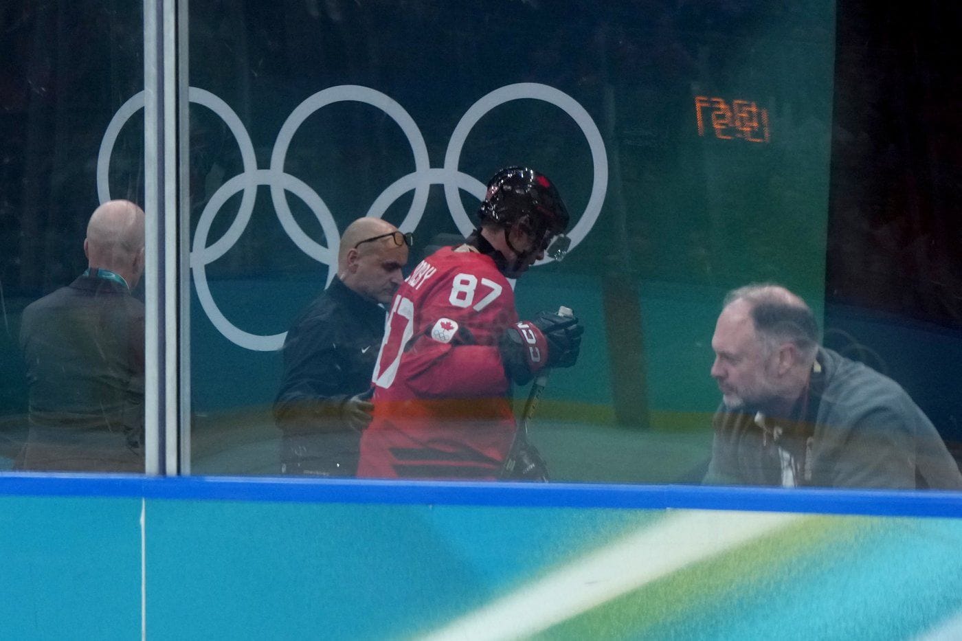 Penguins captain Sidney Crosby sidelined at least a month after Olympic injury