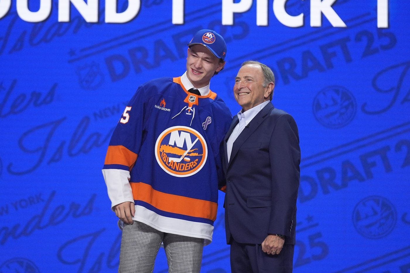 Islanders donating to open a child support center in honor of Matthew Schaefer's late mother