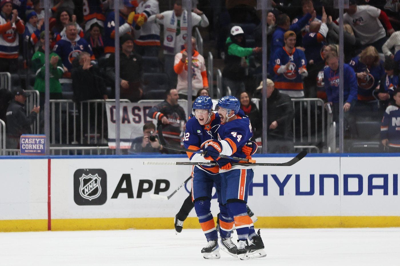 New York Islanders plan to move their AHL affiliate to Hamilton, Ontario